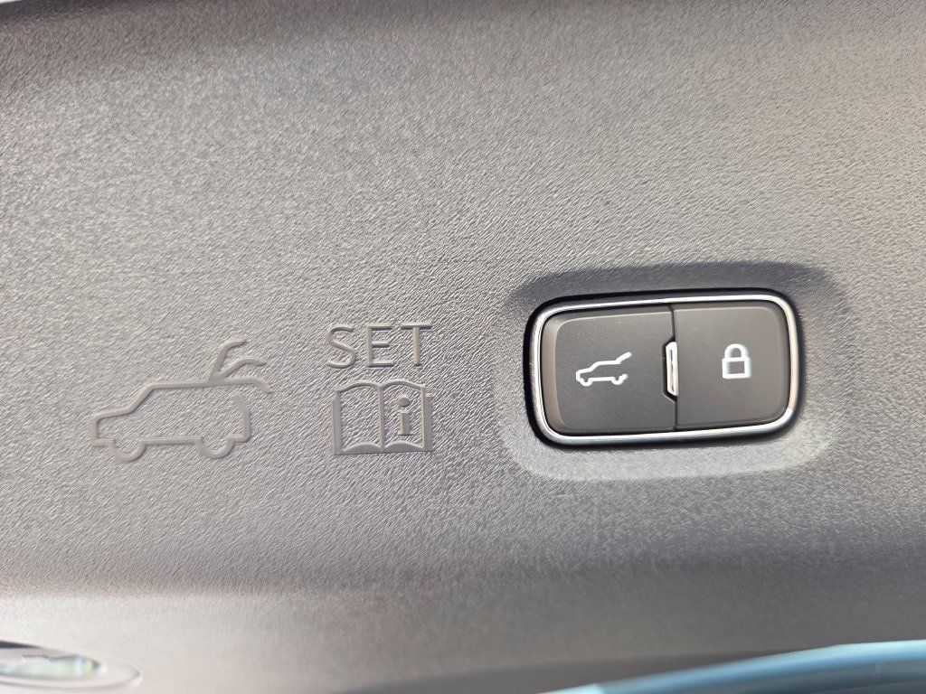 New 2026 Ford Expedition Max Platinum w/ Stealth Appearance Package AWD/4WD image 16