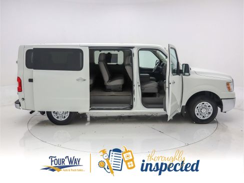 Used 2019 Nissan NV 3500 SV image 3