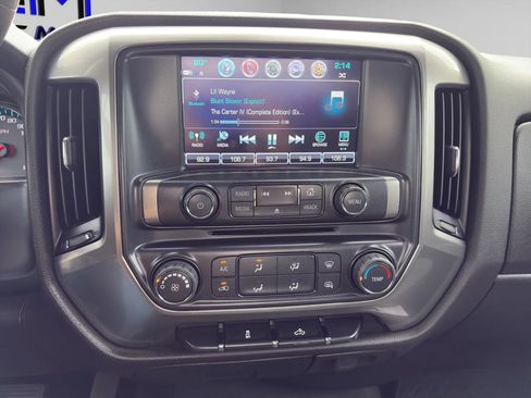 Used 2019 Chevrolet Silverado 1500 LT AWD/4WD image 12