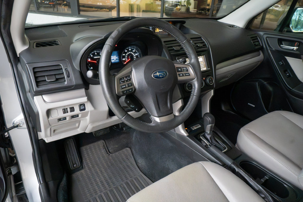 Used 2015 Subaru Forester 2.5i Touring w/ Eyesight & Navigation System AWD/4WD image 9