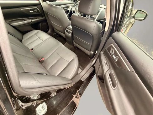 Used 2015 Nissan Altima 2.5 SL w/ Moonroof Package FWD image 7