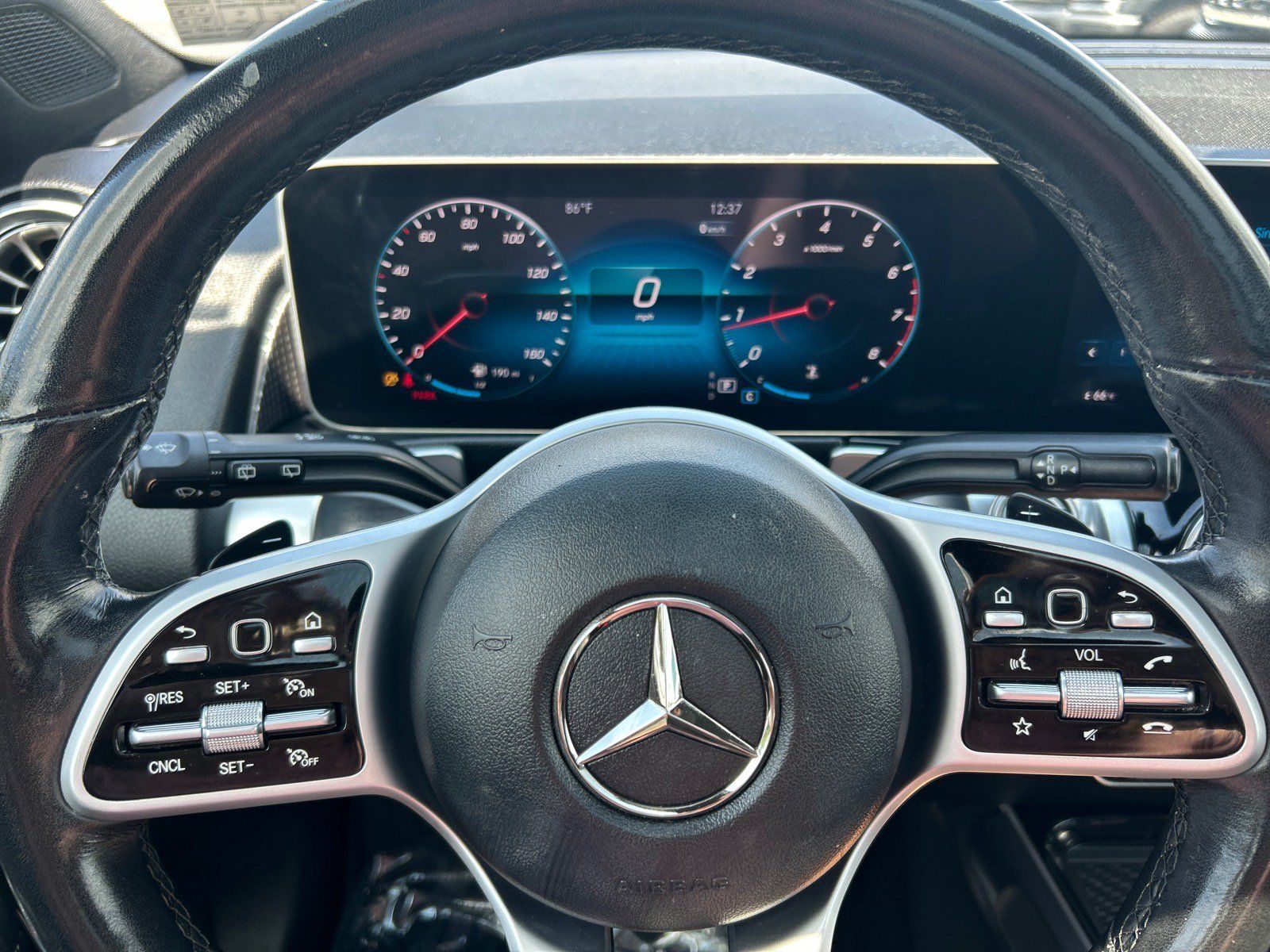 Used 2021 Mercedes-Benz GLB 250 4MATIC image 23