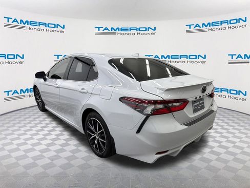 Used 2024 Toyota Camry SE FWD image 3