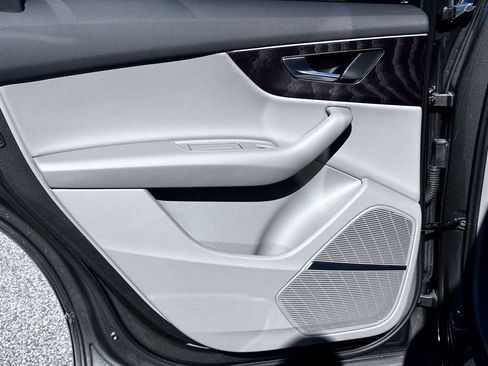 Used 2021 Audi Q7 2.0T Premium Plus w/ Premium Plus Package image 30