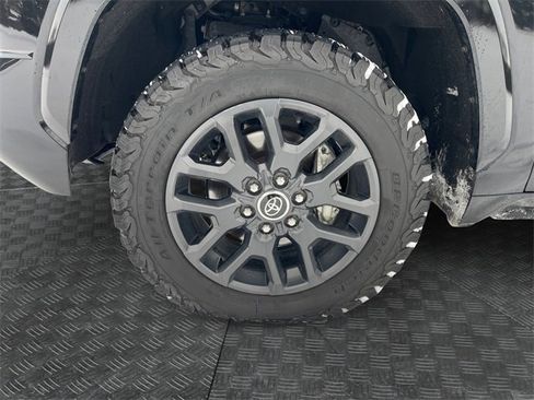 Used 2022 Toyota Tundra Platinum image 14