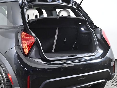 Used 2025 MINI Cooper 2-Door Hardtop image 35