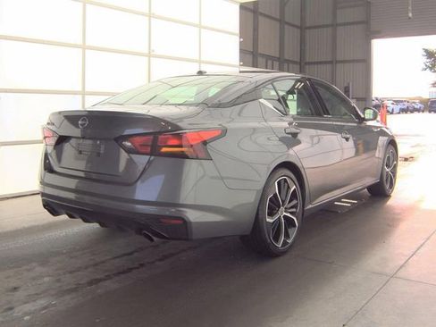 Used 2025 Nissan Altima 2.5 SR FWD image 3