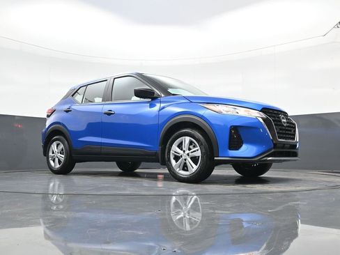 New 2025 Nissan Kicks Play S image 17