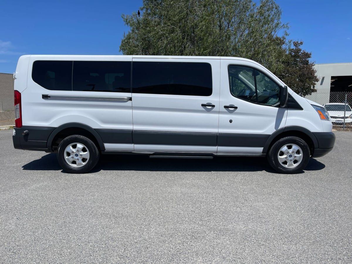 Used 2018 Ford Transit 350 XLT RWD image 4