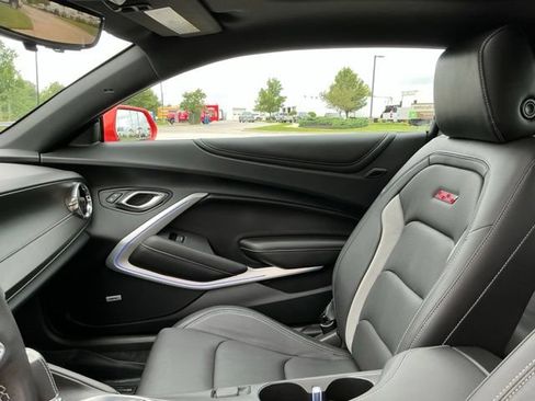 Used 2019 Chevrolet Camaro SS RWD image 27