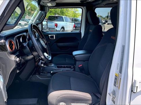 Used 2023 Jeep Gladiator Mojave w/ Cold Weather Group AWD/4WD image 18
