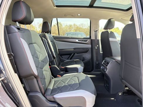 New 2026 Volkswagen Atlas Peak Edition AWD/4WD image 19