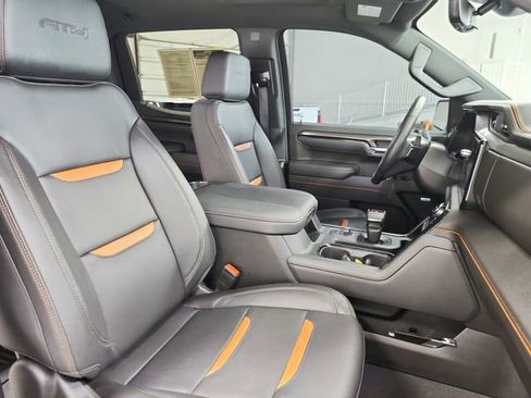 Used 2025 GMC Sierra 1500 AT4 w/ Technology Package AWD/4WD image 45