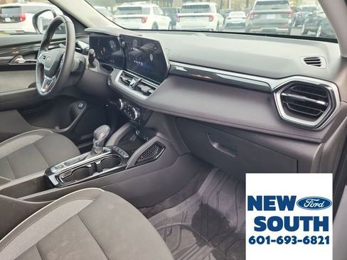Used 2024 Chevrolet TrailBlazer LT w/ Convenience Package image 15