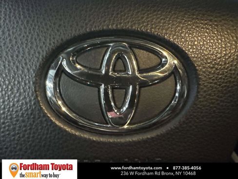 Used 2020 Toyota Highlander XLE image 31