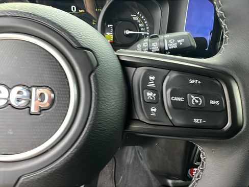 Used 2025 Jeep Wrangler Unlimited Rubicon 4xe w/ Safety Group image 27