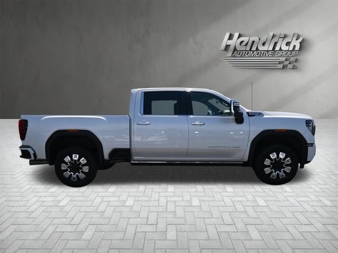 Used 2024 GMC Sierra 2500 Denali w/ Denali Reserve Package AWD/4WD image 10