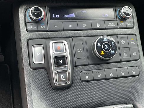 Used 2023 Hyundai Palisade Limited AWD/4WD image 28