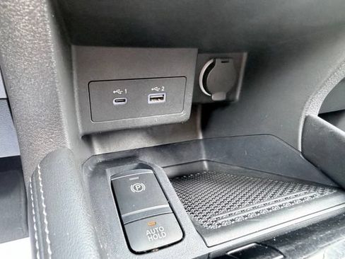 Certified 2024 Nissan Kicks SV FWD image 17