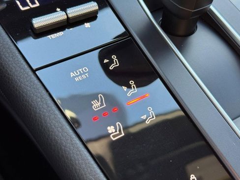 Used 2023 Porsche Macan S image 20