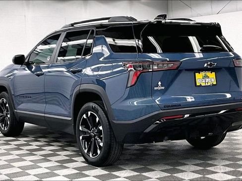 Used 2025 Chevrolet Equinox RS image 3