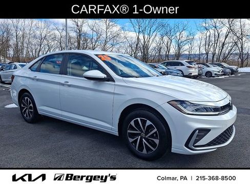 Certified 2025 Volkswagen Jetta S image 3