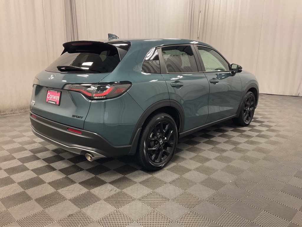 Used 2025 Honda HR-V Sport image 2