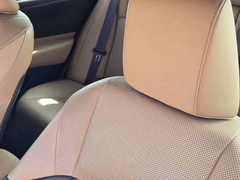 Used 2019 Lexus ES 350 w/ Premium Package image 35