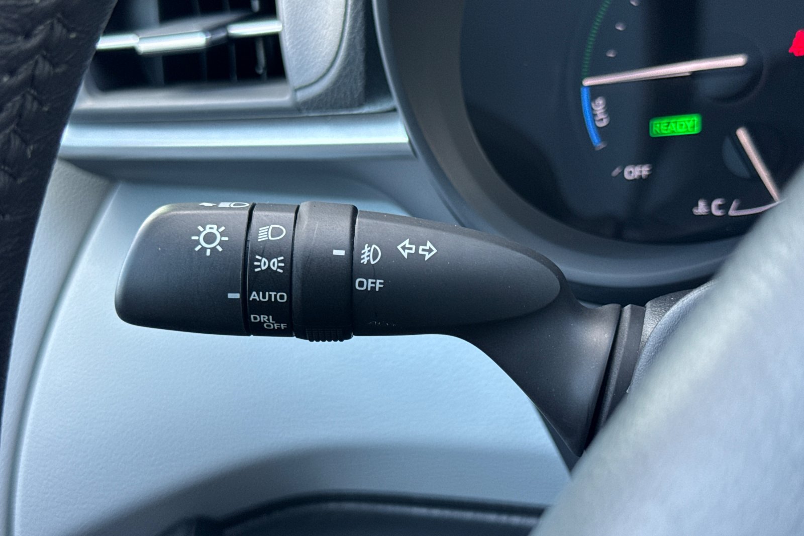 Used 2025 Toyota Sienna XLE FWD image 37