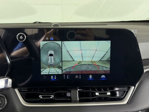 New 2026 Chevrolet Equinox LT w/ Safety and Technology Package FWD image 14