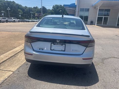 Used 2025 Honda Accord Sport image 11