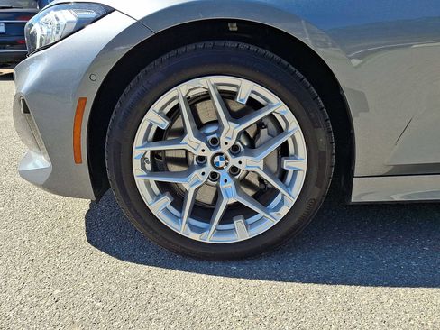 Used 2025 BMW 330i xDrive Sedan w/ Convenience Package AWD/4WD image 8