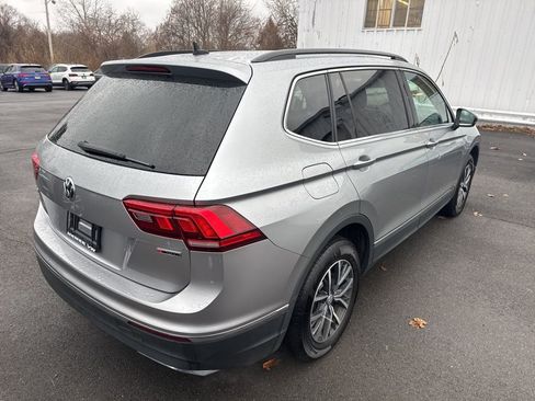 Used 2020 Volkswagen Tiguan SE image 4