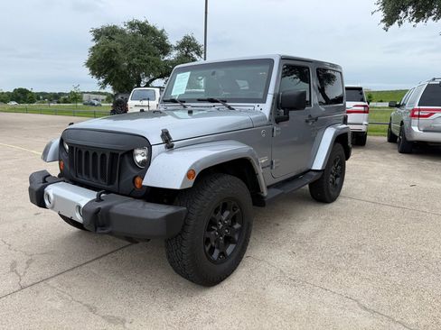 Used 2013 Jeep Wrangler Sahara w/ Connectivity Group AWD/4WD image 3