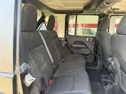 Used 2023 Jeep Wrangler Unlimited Sahara AWD/4WD image 31