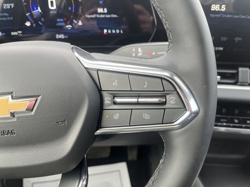 Used 2025 Chevrolet Equinox LT image 18