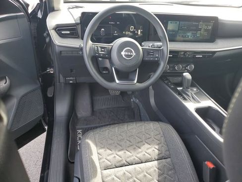 Certified 2025 Nissan Kicks SV w/ Charging Package image 14