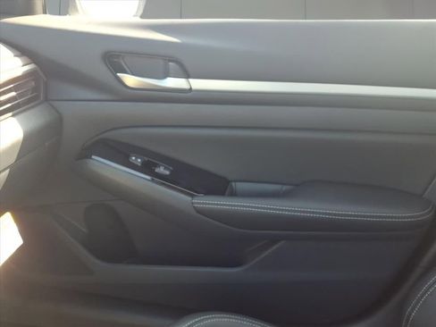 New 2025 Nissan Altima 2.5 SL image 19