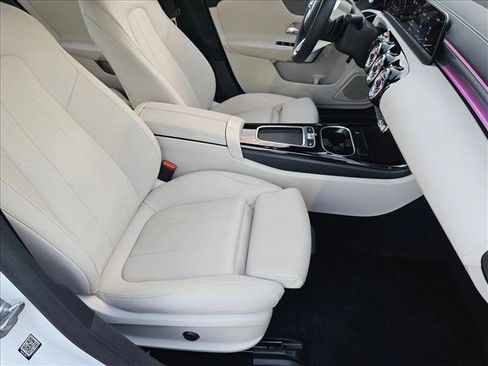 Used 2024 Mercedes-Benz CLA 250 image 18