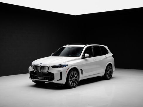 Used 2026 BMW X5 xDrive40i AWD/4WD image 4