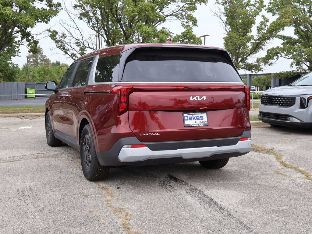 New 2025 Kia Carnival FWD image 5