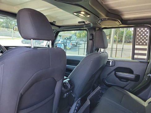 Used 2021 Jeep Gladiator Sport image 25