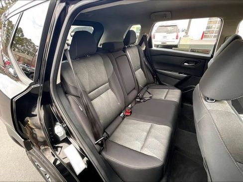 Used 2024 Nissan Rogue SV image 27