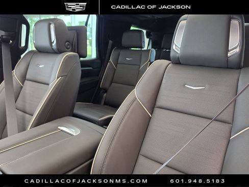New 2026 Cadillac Escalade Sport w/ Touring Package AWD/4WD image 9