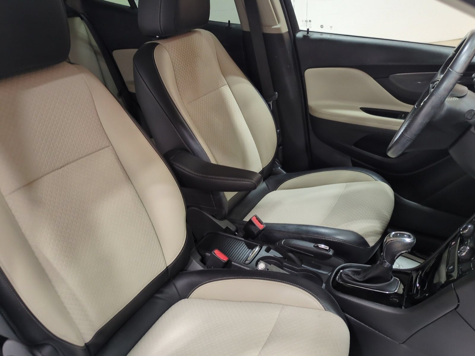 Used 2021 Buick Encore Preferred w/ Safety Package II FWD image 10