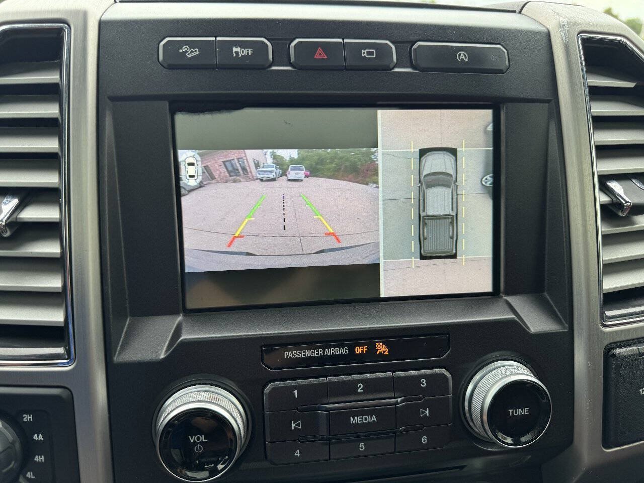 Used 2018 Ford F150 Platinum w/ Equipment Group 701A Luxury AWD/4WD image 24