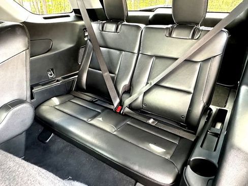 Used 2023 Ford Explorer Limited w/ Limited Technology Package image 21