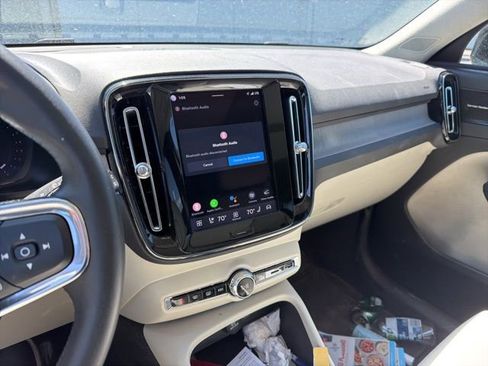 Used 2023 Volvo XC40 B5 Ultimate w/ Protection Package Premier image 6