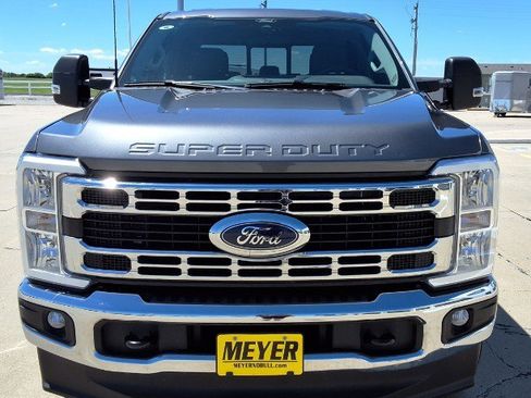 Used 2025 Ford F250 XLT w/ FX4 Off-Road Package AWD/4WD image 3