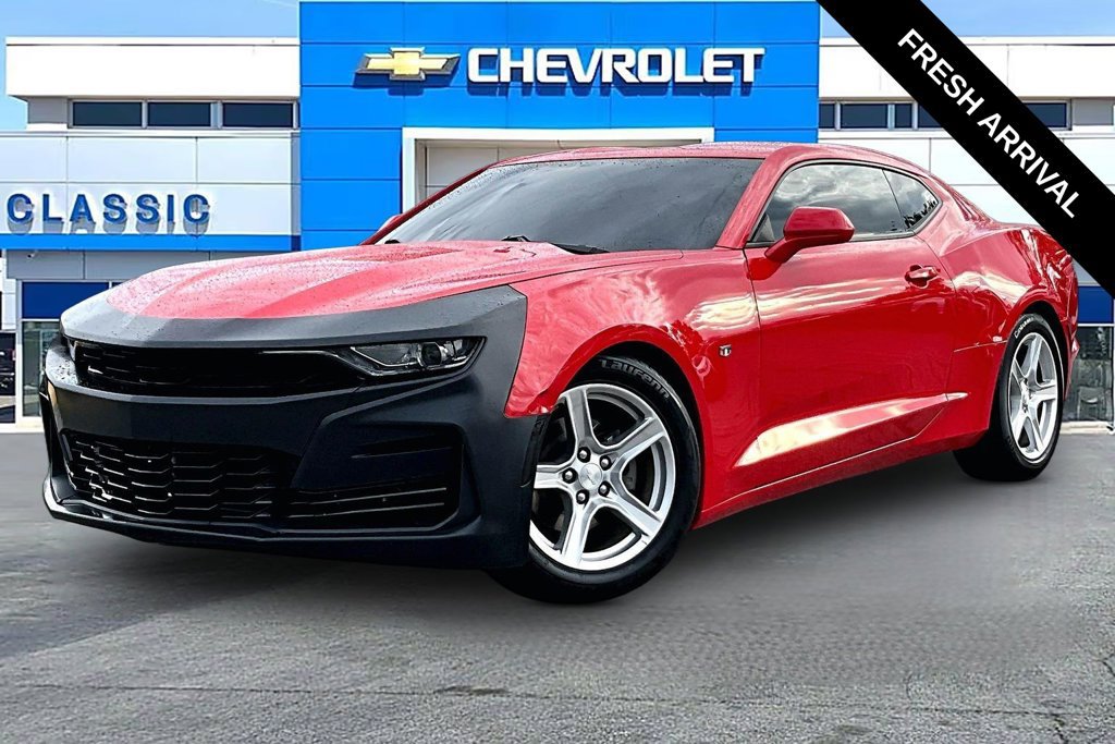 Used 2023 Chevrolet Camaro LT RWD image 2